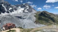 In-den-Südtiroler-Bergen-11